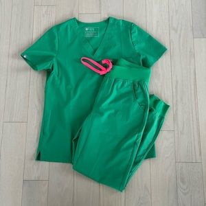 FIGS Safety Green FREEx Catarina + High-waisted Zamora Scrub Set